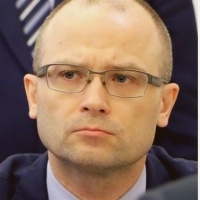 В Омске расширяют права детей-сирот. Как будут выдавать квартиры?