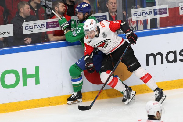 
        «Салават Юлаев» выходит вперёд. Главные события третьего матча серии
      