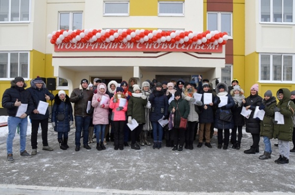 В Омске расширяют права детей-сирот. Как будут выдавать квартиры?