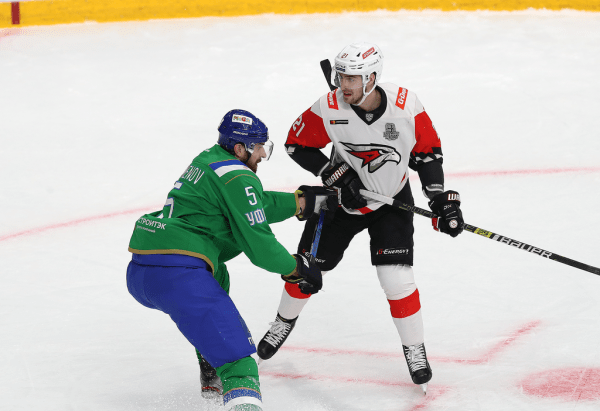 
        «Салават Юлаев» выходит вперёд. Главные события третьего матча серии
      