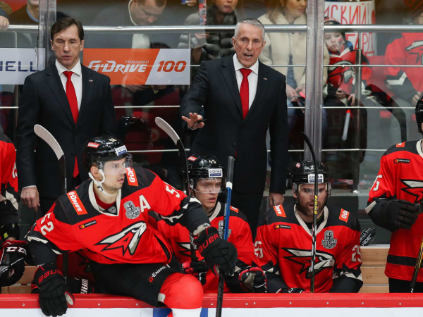 
        1/4 Востока, матч №5. «Авангард» - «Салават Юлаев» 3:6. Послематчевая пресс-конференция (ВИДЕО)
      