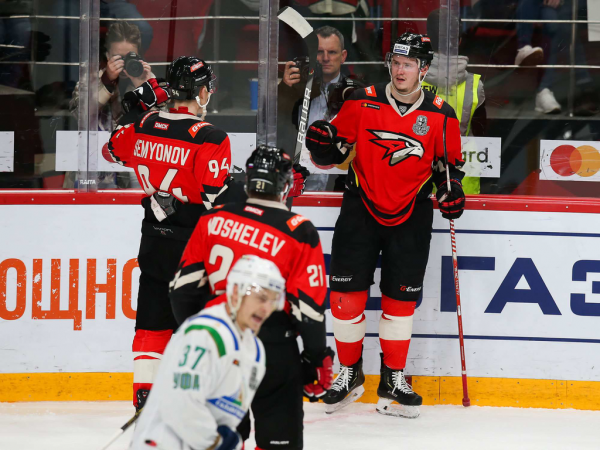 
        1/4 Востока, матч №5. «Авангард» - «Салават Юлаев» 3:6. Послематчевая пресс-конференция (ВИДЕО)
      