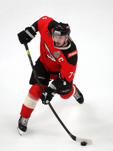 
        1/4 Востока, матч №5. «Авангард» - «Салават Юлаев» 3:6. Послематчевая пресс-конференция (ВИДЕО)
      