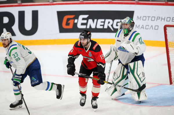 
        1/4 Востока, матч №5. «Авангард» - «Салават Юлаев» 3:6. Послематчевая пресс-конференция (ВИДЕО)
      