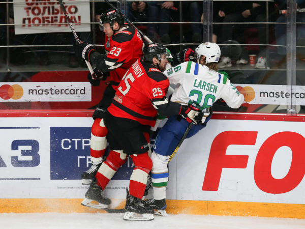 
        1/4 Востока, матч №5. «Авангард» - «Салават Юлаев» 3:6. Послематчевая пресс-конференция (ВИДЕО)
      