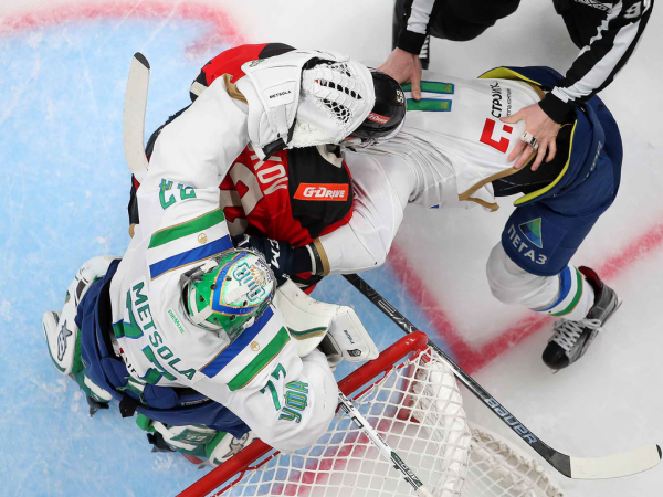 
        1/4 Востока, матч №5. «Авангард» - «Салават Юлаев» 3:6. Послематчевая пресс-конференция (ВИДЕО)
      