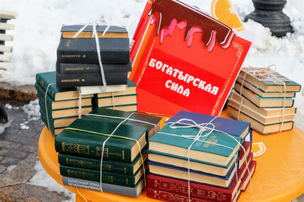 Танцы с медведями vs рейв-хоровод: две Масленицы в Омске 