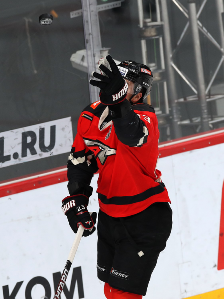 
        1/4 Востока, матч №2. «Авангард» - «Салават Юлаев» 2:3 ОТ. Послематчевая пресс-конференция (ВИДЕО)
      