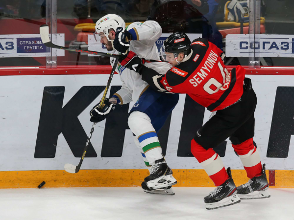 
        1/4 Востока, матч №5. «Авангард» - «Салават Юлаев» 3:6. Послематчевая пресс-конференция (ВИДЕО)
      