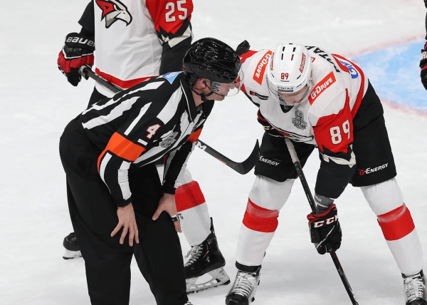 
        «Салават Юлаев» выходит вперёд. Главные события третьего матча серии
      