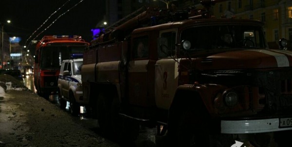 В Омске бетонный гараж рухнул на двух человек
