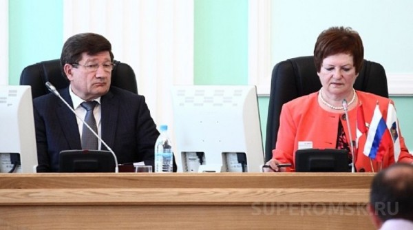 Омские депутаты детально расспросили Двораковского по отчету мэра