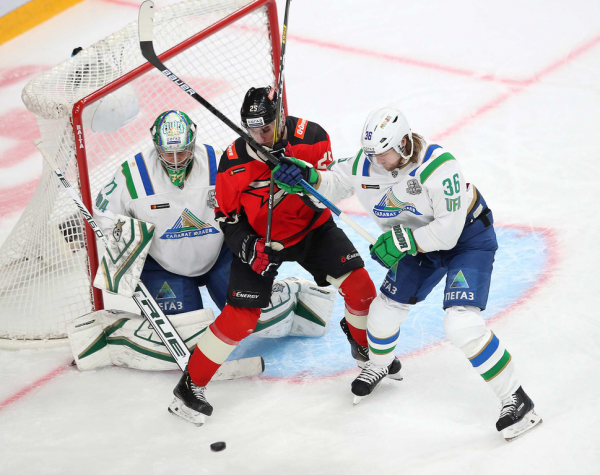 
        «Авангард» начинает плей-офф с победы! Главные события первого матча серии с «Салаватом Юлаевым»
      