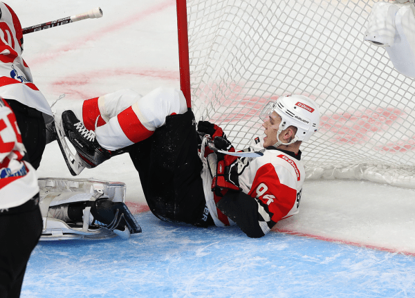 
        «Салават Юлаев» выходит вперёд. Главные события третьего матча серии
      