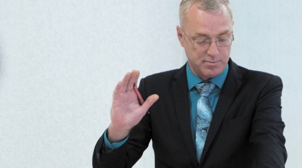 Замглавы Кормиловского района обвинили в продаже земли по цене, заниженной в 30 раз Замглавы Кормиловского района обвинили в продаже земли по цене, заниженной в 30 раз