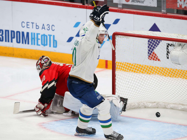 
        1/4 Востока, матч №5. «Авангард» - «Салават Юлаев» 3:6. Послематчевая пресс-конференция (ВИДЕО)
      