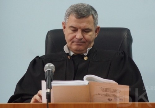 Омский судья, отправивший в&nbsp;тюрьму женоубийцу Ровейна, умер