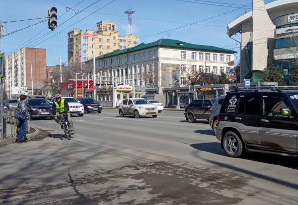 Город замер (не совсем): первый день Омска в режиме изоляции. Фоторепортаж Город замер (не совсем): первый день Омска в режиме изоляции. Фоторепортаж