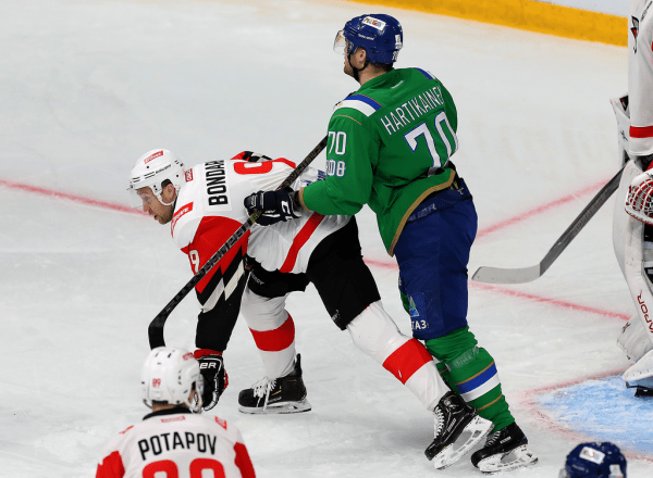 
        «Салават Юлаев» выходит вперёд. Главные события третьего матча серии
      