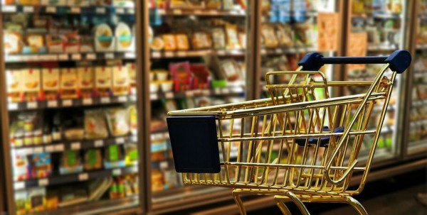 Торговые сети запасаются продуктами из-за коронавируса