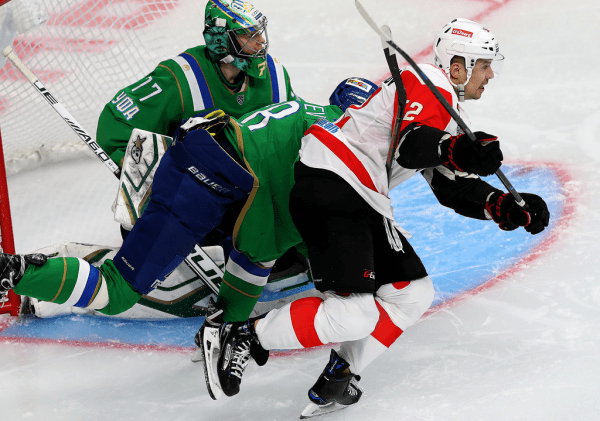 
        «Салават Юлаев» выходит вперёд. Главные события третьего матча серии
      