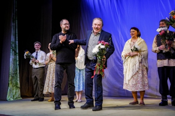 «Дорогой подарок». Иркутская история на омской сцене