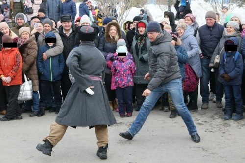 Приходи, весна-красна: как омичи провожали Масленицу на Любинском