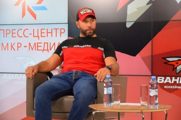 Сушинский с семьёй и друзьями станцевал под хит Little Big