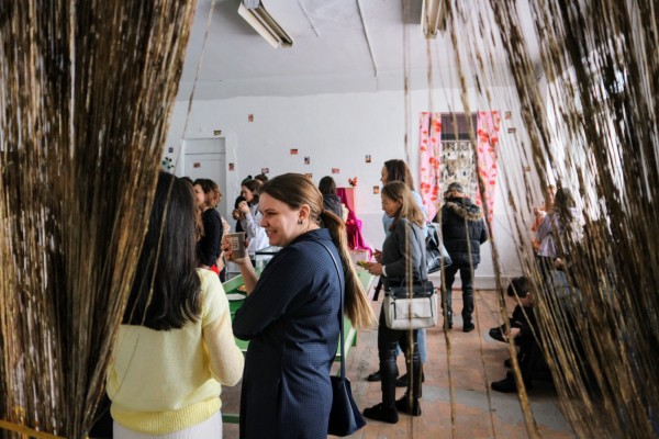 Танцы с медведями vs рейв-хоровод: две Масленицы в Омске 