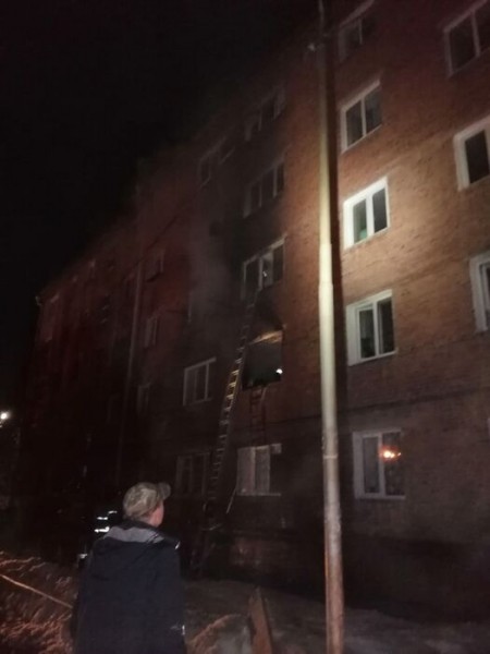 Во время ночного пожара в Омске погибли люди