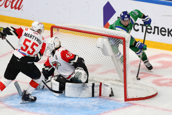 
        «Салават Юлаев» выходит вперёд. Главные события третьего матча серии
      