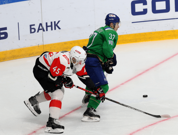 
        «Салават Юлаев» выходит вперёд. Главные события третьего матча серии
      