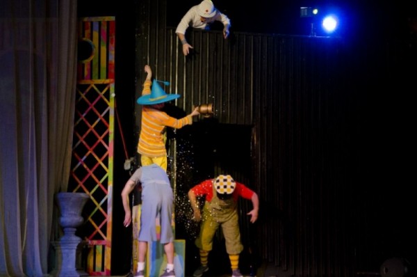 В ТЮЗе идёт спектакль «Незнайка в Солнечном городе»