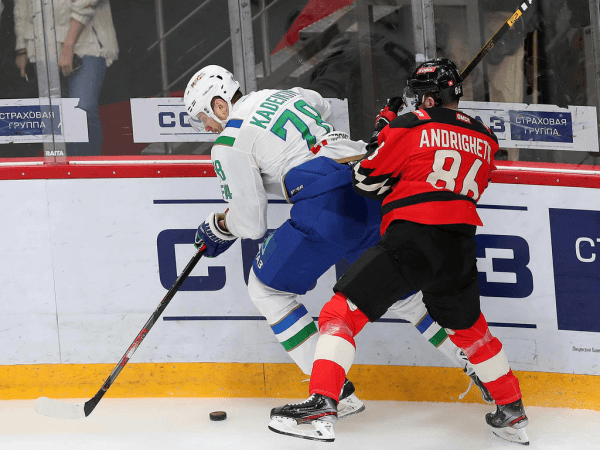 
        Права на ошибку больше нет. Как «Авангард» уступил «Салавату» в пятом матче серии
      