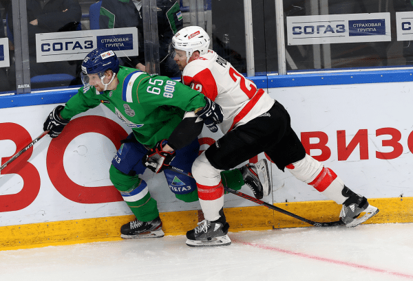 
        «Салават Юлаев» выходит вперёд. Главные события третьего матча серии
      