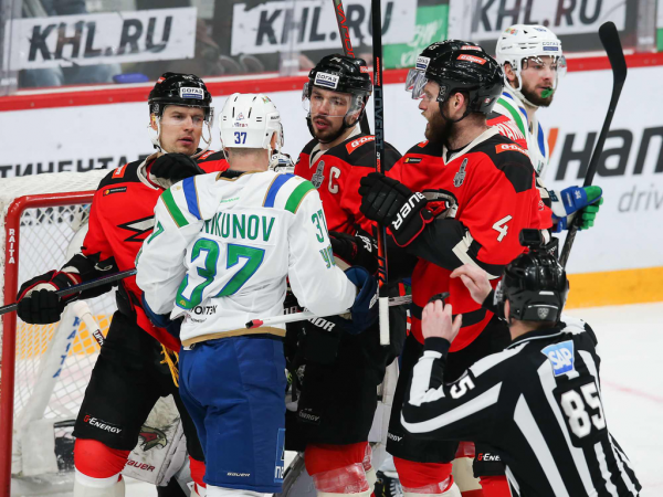 
        1/4 Востока, матч №2. «Авангард» - «Салават Юлаев» 2:3 ОТ. Послематчевая пресс-конференция (ВИДЕО)
      