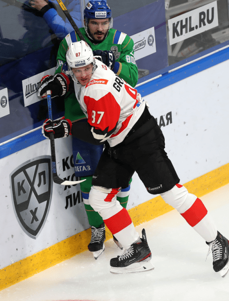 
        «Салават Юлаев» выходит вперёд. Главные события третьего матча серии
      