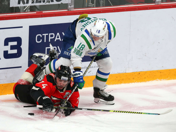 
        1/4 Востока, матч №5. «Авангард» - «Салават Юлаев» 3:6. Послематчевая пресс-конференция (ВИДЕО)
      