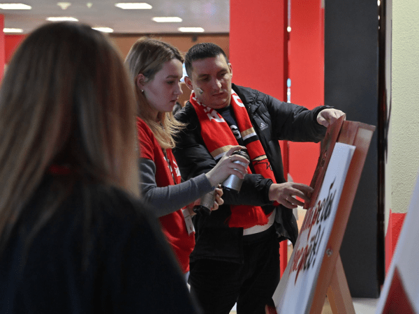 1/4 Востока, матч №1. «Авангард» - «Салават Юлаев» 5:2. Послематчевая пресс-конференция (ВИДЕО)
       
        1/4 Востока, матч №1. «Авангард» - «Салават Юлаев» 5:2. Послематчевая пресс-конференция (ВИДЕО)