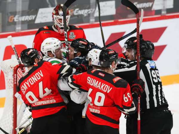 
        1/4 Востока, матч №2. «Авангард» - «Салават Юлаев» 2:3 ОТ. Послематчевая пресс-конференция (ВИДЕО)
      