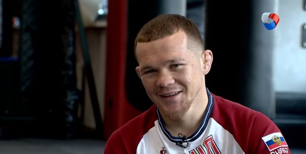 "Здесь нет подарков - ты реально пашешь". Боец Пётр Ян о жизни в стиле UFC