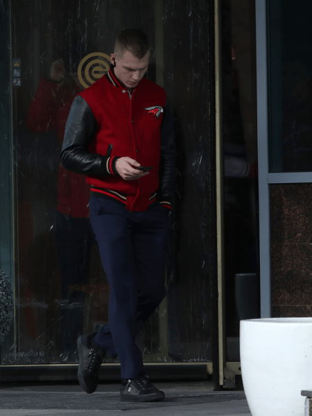 
        «Авангард» начинает плей-офф с победы! Главные события первого матча серии с «Салаватом Юлаевым»
      