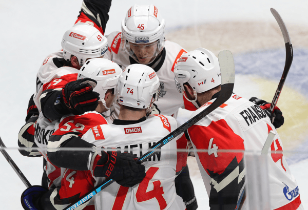 
        «Салават Юлаев» выходит вперёд. Главные события третьего матча серии
      