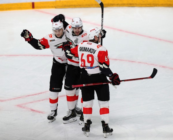 
        «Авангард» одержал разгромную победу в Уфе и сравнял счёт в серии!
      