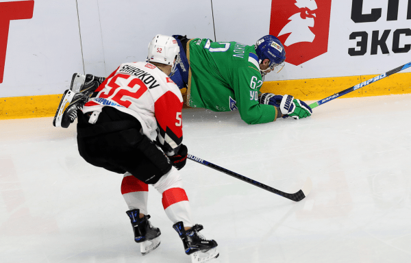 
        «Салават Юлаев» выходит вперёд. Главные события третьего матча серии
      