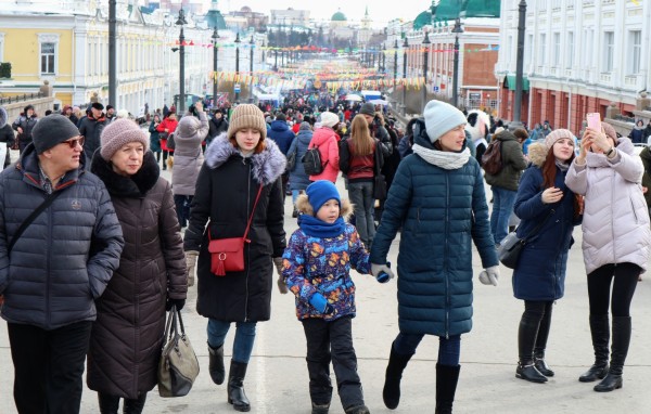 Танцы с медведями vs рейв-хоровод: две Масленицы в Омске 