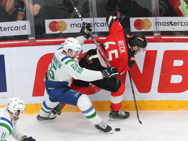 
        1/4 Востока, матч №5. «Авангард» - «Салават Юлаев» 3:6. Послематчевая пресс-конференция (ВИДЕО)
      