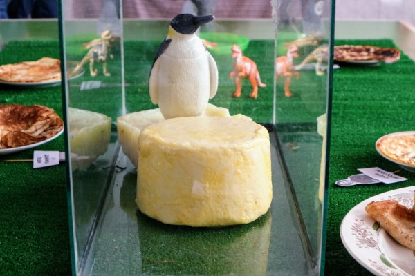 Танцы с медведями vs рейв-хоровод: две Масленицы в Омске 