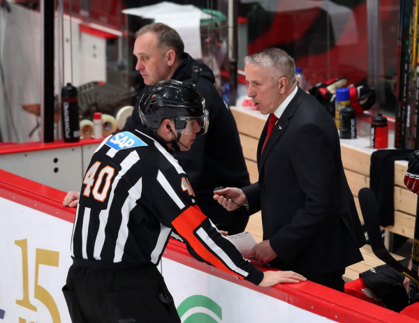 «Добавили в скорости и больше прессинговали соперника». Комментарии после первого матча серии с Уфой (ВИДЕО)
«Добавили в скорости и больше прессинговали соперника». Комментарии после первого матча серии с Уфой (ВИДЕО)