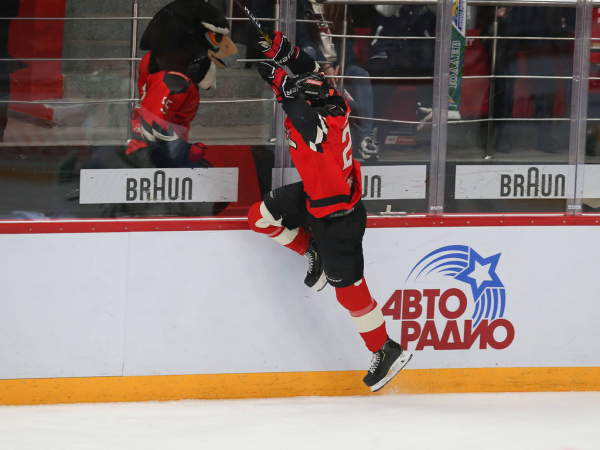 
        Права на ошибку больше нет. Как «Авангард» уступил «Салавату» в пятом матче серии
      